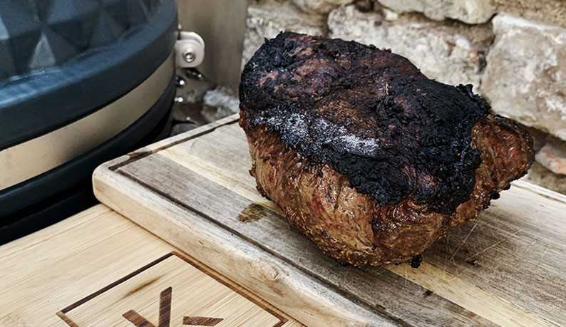 Picanha de boeuf mariné et cuit sur pierre de lave