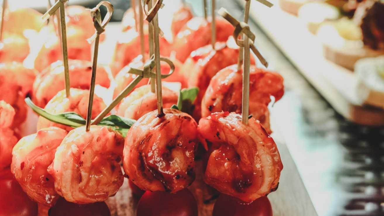 Brochettes de gambas pimentées