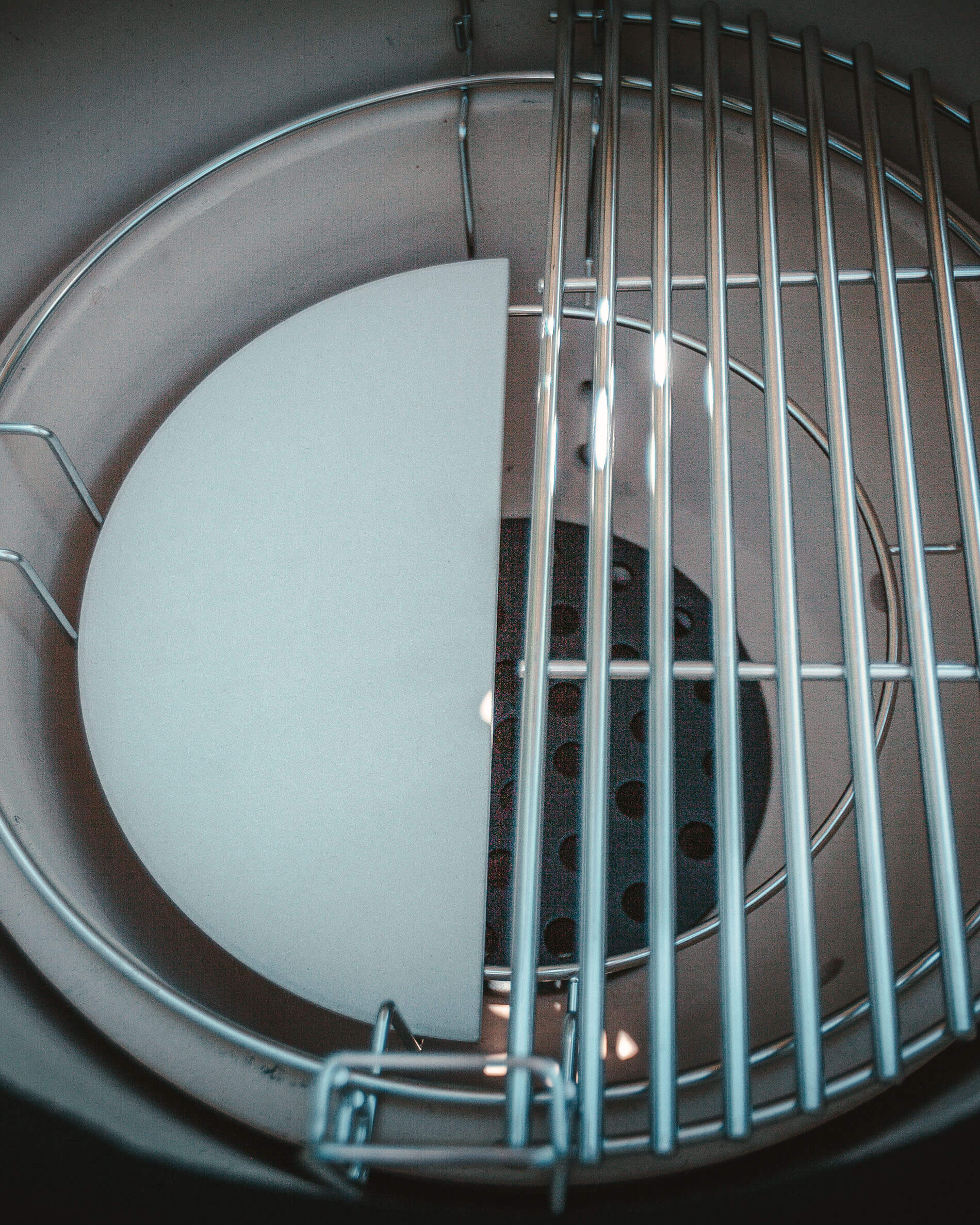 Half plate for indirect cooking