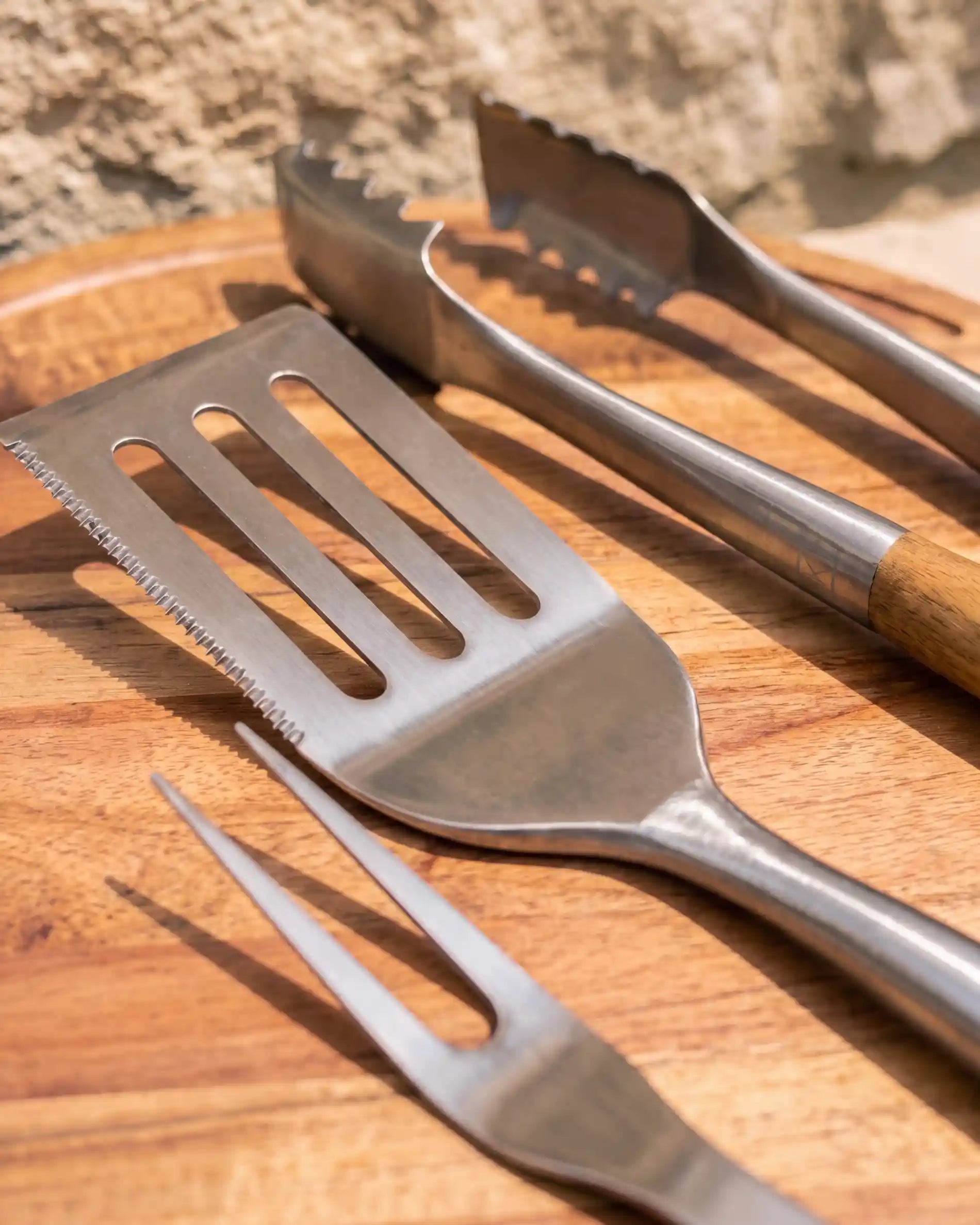 Set of 4 stainless steel and acacia utensils