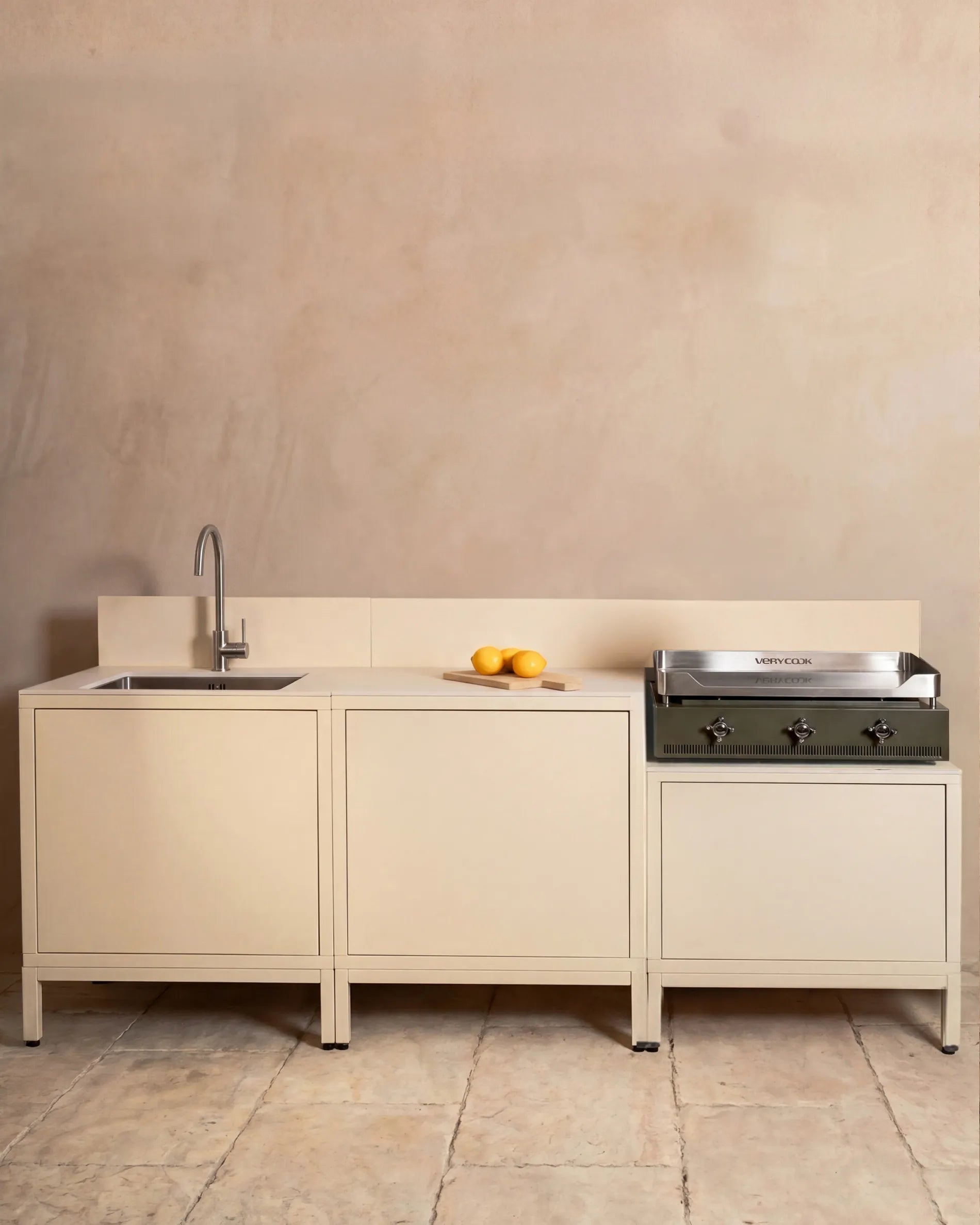 Kokko Pilotis cream plancha module with integrated storage