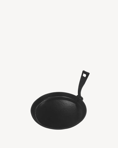 Cast iron pan