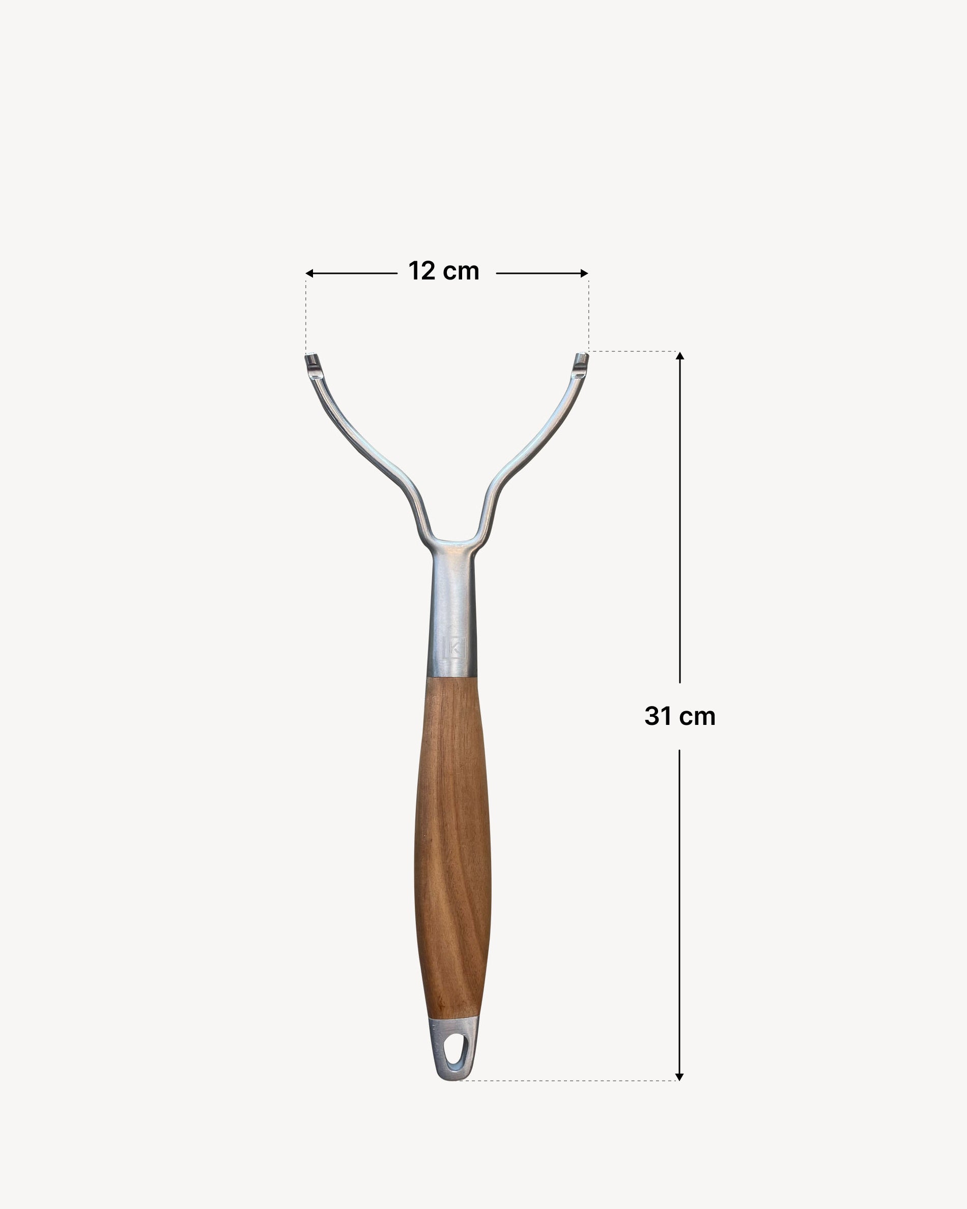 Stainless steel kamado grill lifting handle with ergonomic wooden grip, shown with exact dimensions: 31 cm total length and 12 cm hook spacing, making it easy to handle hot grates.