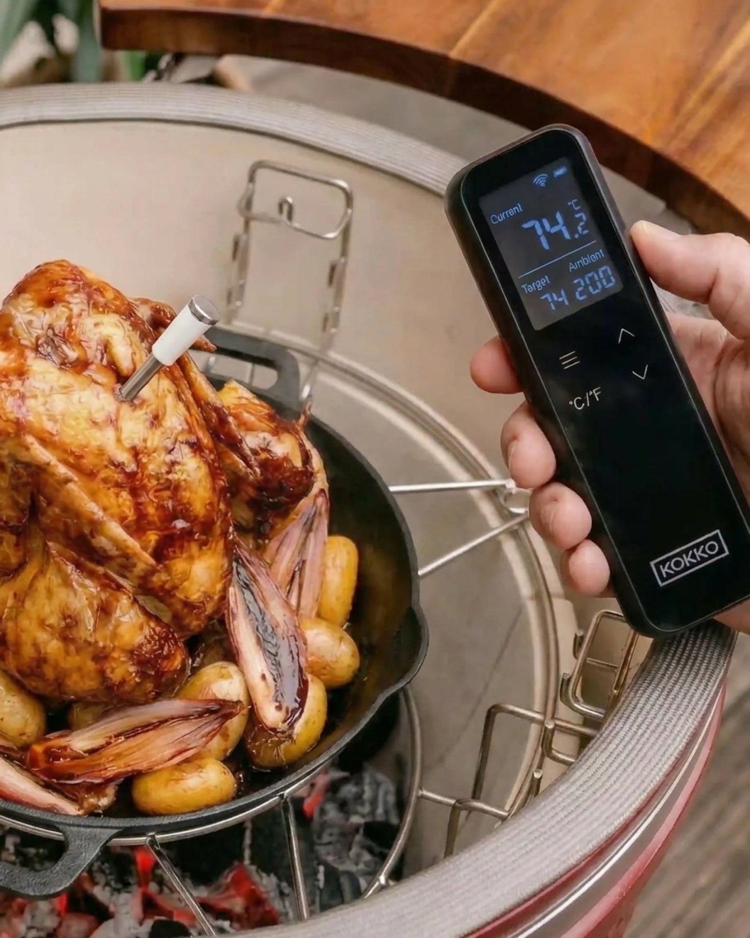 Connected probe thermometer used on a Kokko kamado during cooking