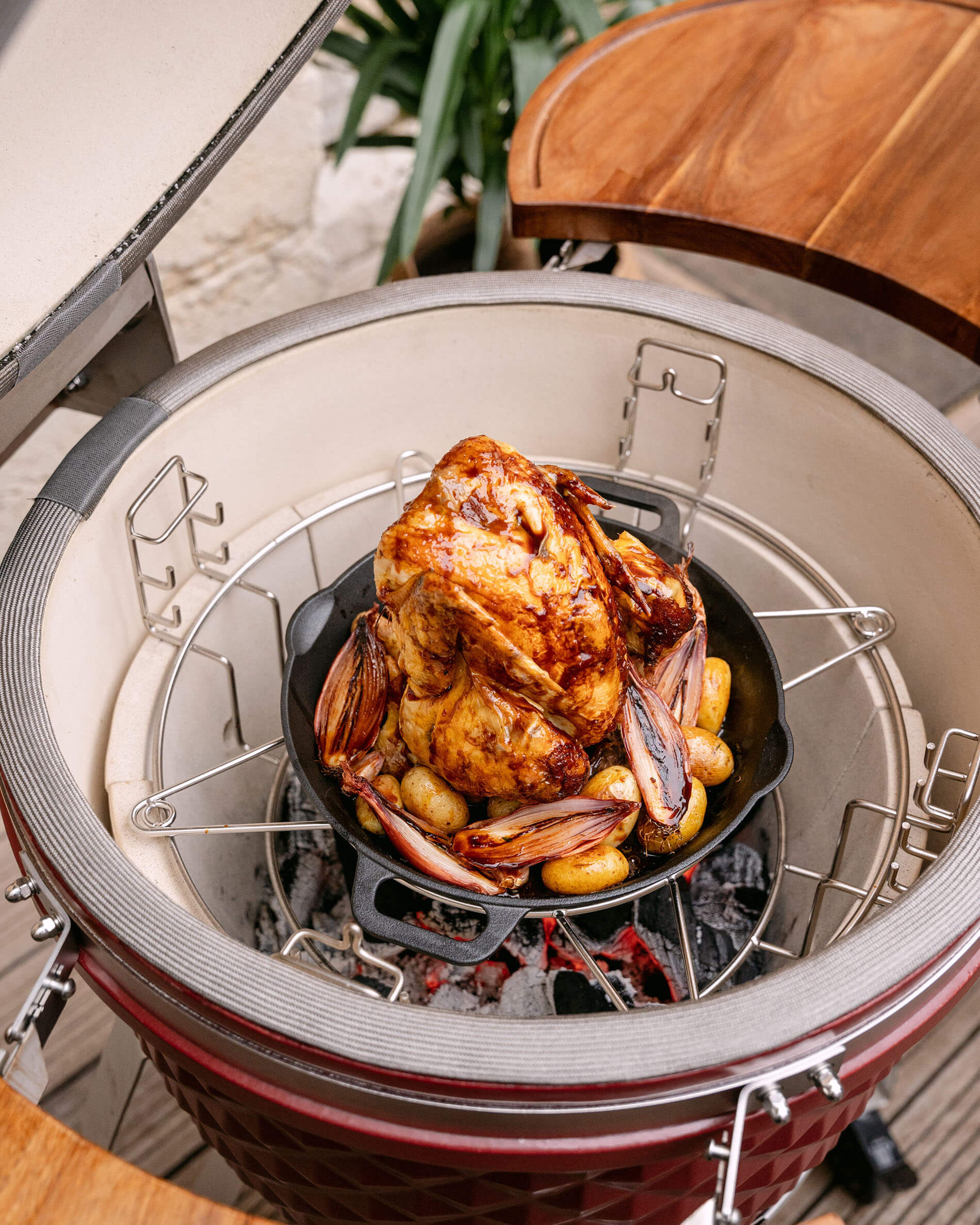 Support en fonte pour volaille sur support en étoile